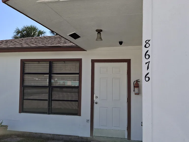 8676 Sunset Dr — Photo 2