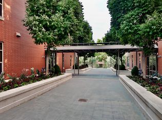 6350 Clayton Rd APT 303, Saint Louis, MO 63117