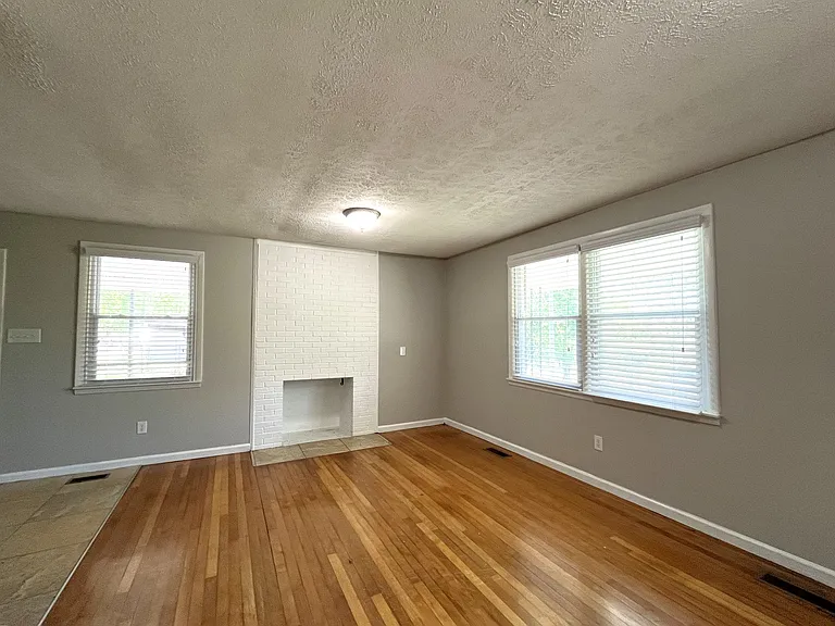 606 Terrace Hill Rd — Photo 4