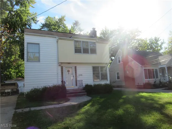 5108 Edenhurst Rd, Cleveland, OH 44124