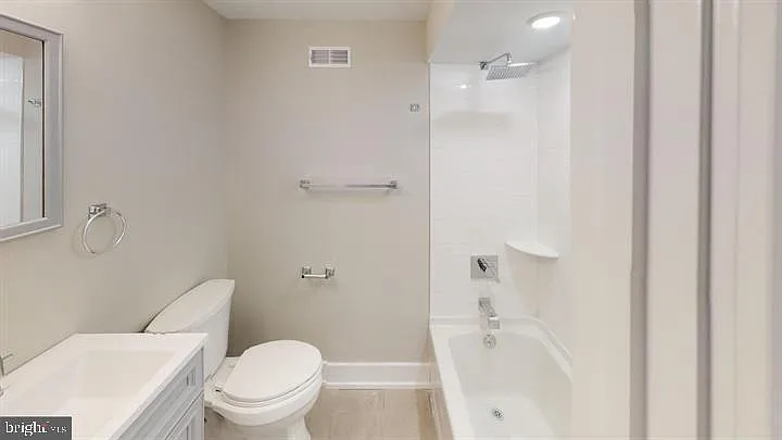 146 W Wildey St — Photo 23