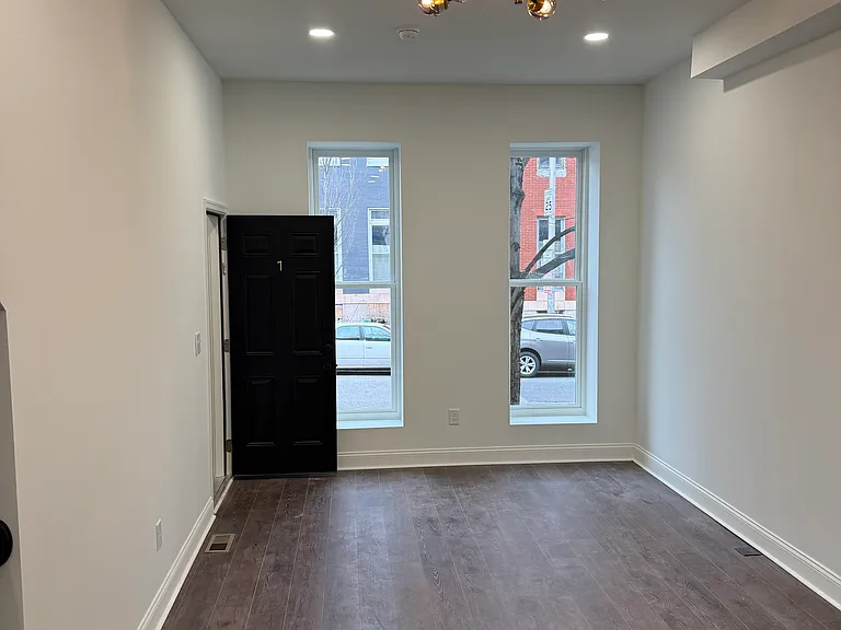 2028 Druid Hill Ave — Photo 39