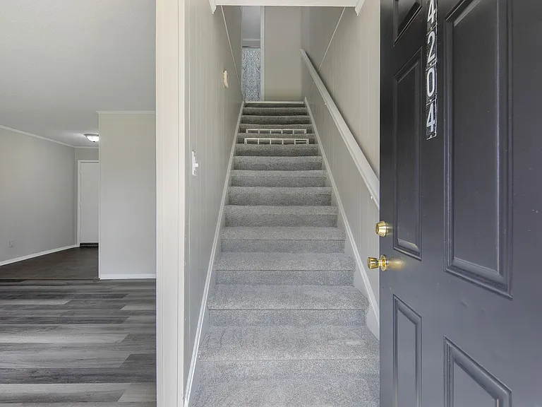 4202 S Dowfield Dr — Photo 3