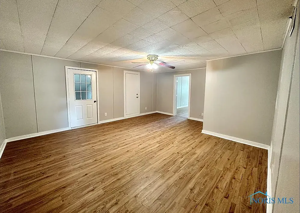 4 bed, 1100 sqft, $1,100 — Photo 1