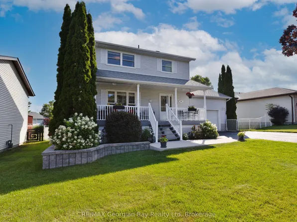 9 Copeland St, Penetanguishene, ON L9M 1K3