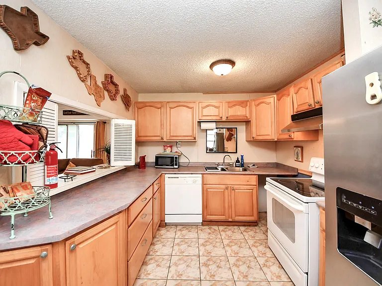 17018 Water Oak Dr #B — Photo 11