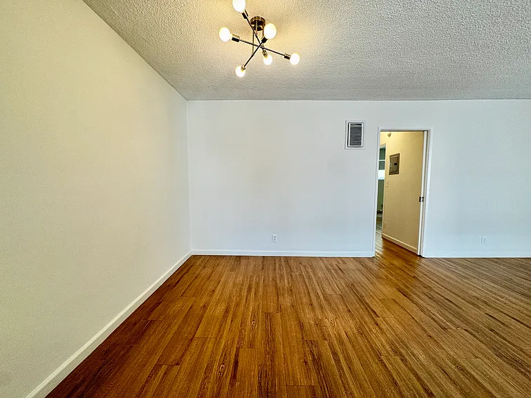 611 N Kings Rd #3 — Photo 11