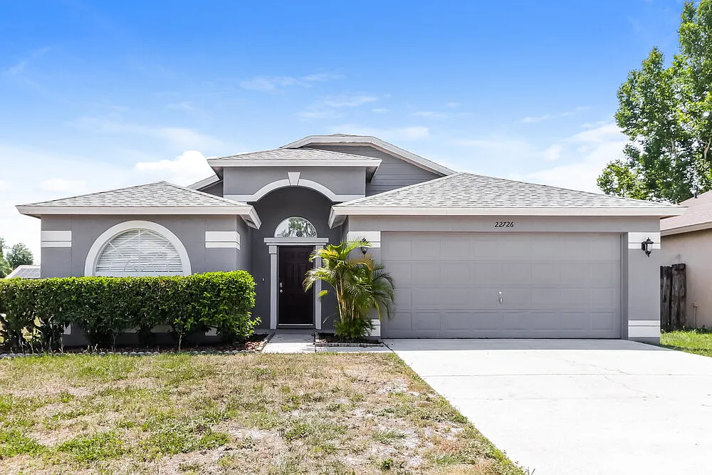 4 bed, 2.0 bath, 1476 sqft, $2,430 — Photo 1