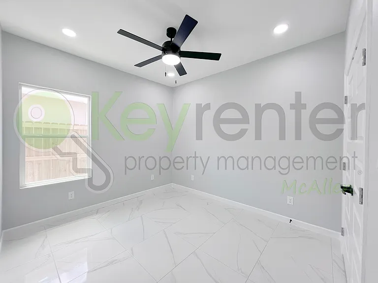 829 N Woodson Ave #4 — Photo 7