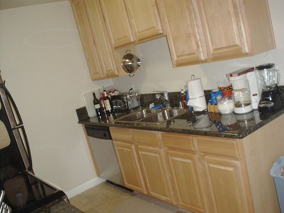 1st image of 390 N 1st St Unit 11