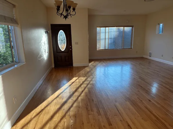 916, 916 13th Ave Unit C, Seattle, WA 98122