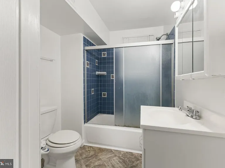 211 Broad St — Photo 8