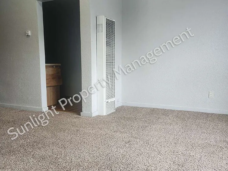 105 E Main St #1 — Photo 2