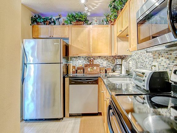 5th image of 4712 Beach Dr SE APT A
