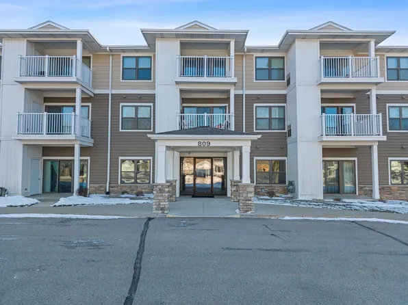 809 7th Ave N APT 106, Clear Lake, IA 50428