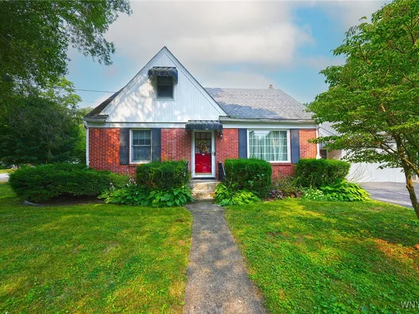 32 George St, Hamburg, NY 14075