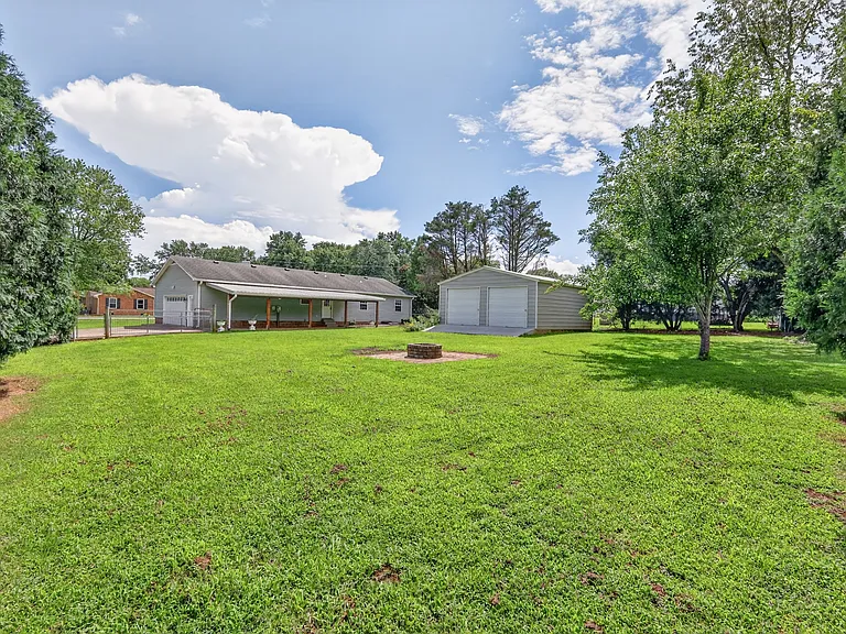 2504 Angelyn Dr — Photo 38