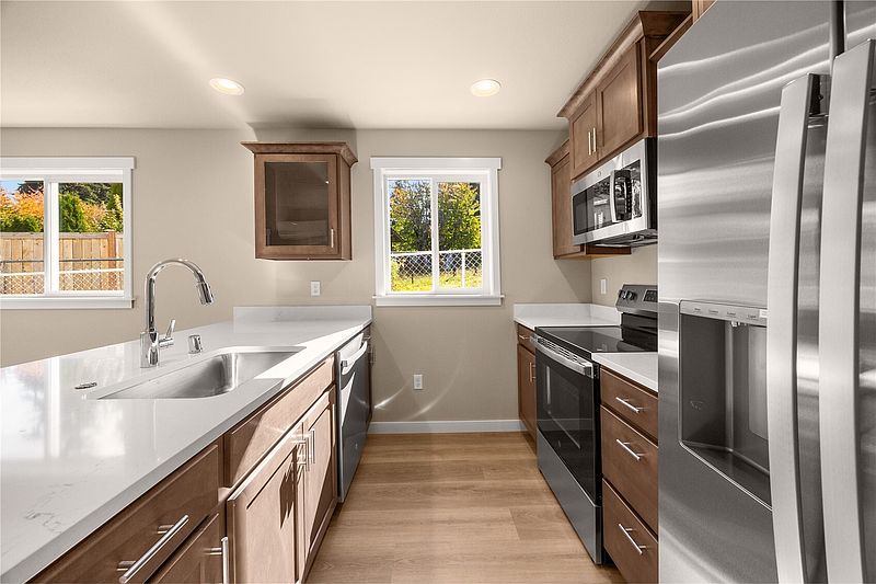 5th image of 6611 Commercial Avenue #2