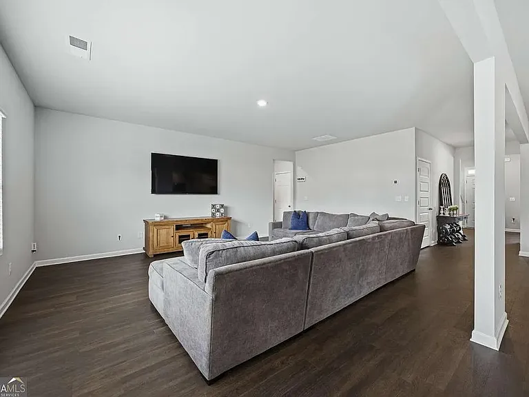 933 Nandina Ln — Photo 9