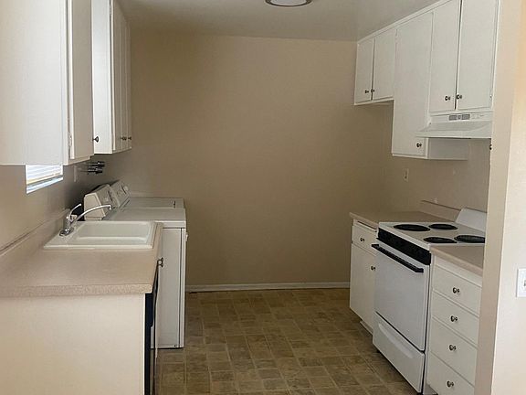 4th image of 2571 E Hayes Dr #2
