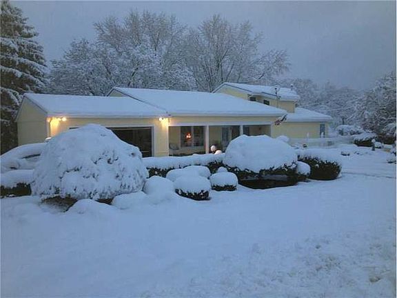 3rd image of 21 Fruitland Dr