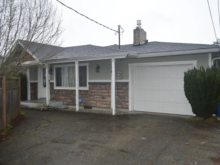 10645 11th Avenue Ct S — Photo 2