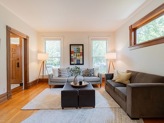 5th image of 934 Elmwood Ave