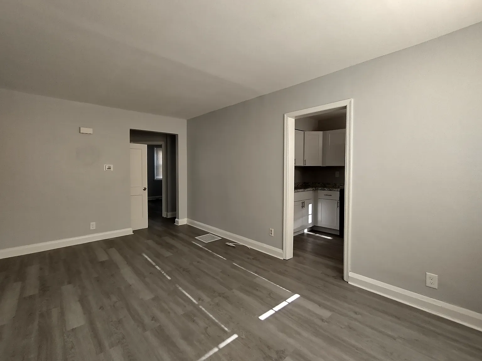 2 bed, 726 sqft, $1,199 — Photo 2