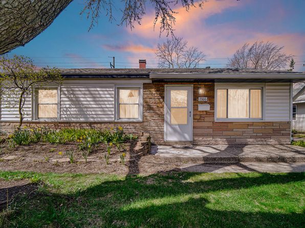 7906 Walnut Ave, Hammond, IN 46324