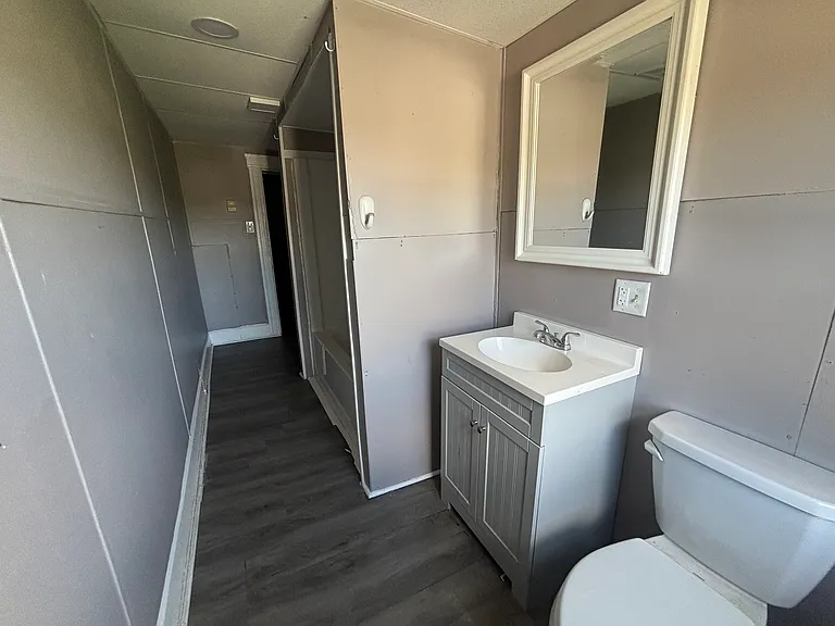 409 W Broad St #5 — Photo 13