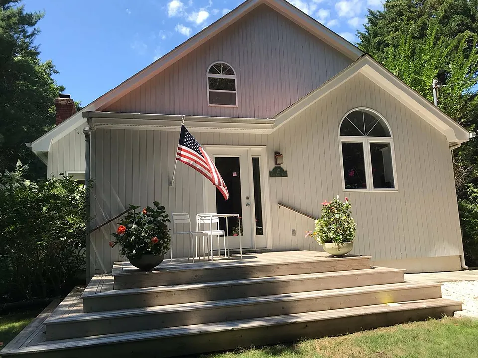 15 E Gate Rd
