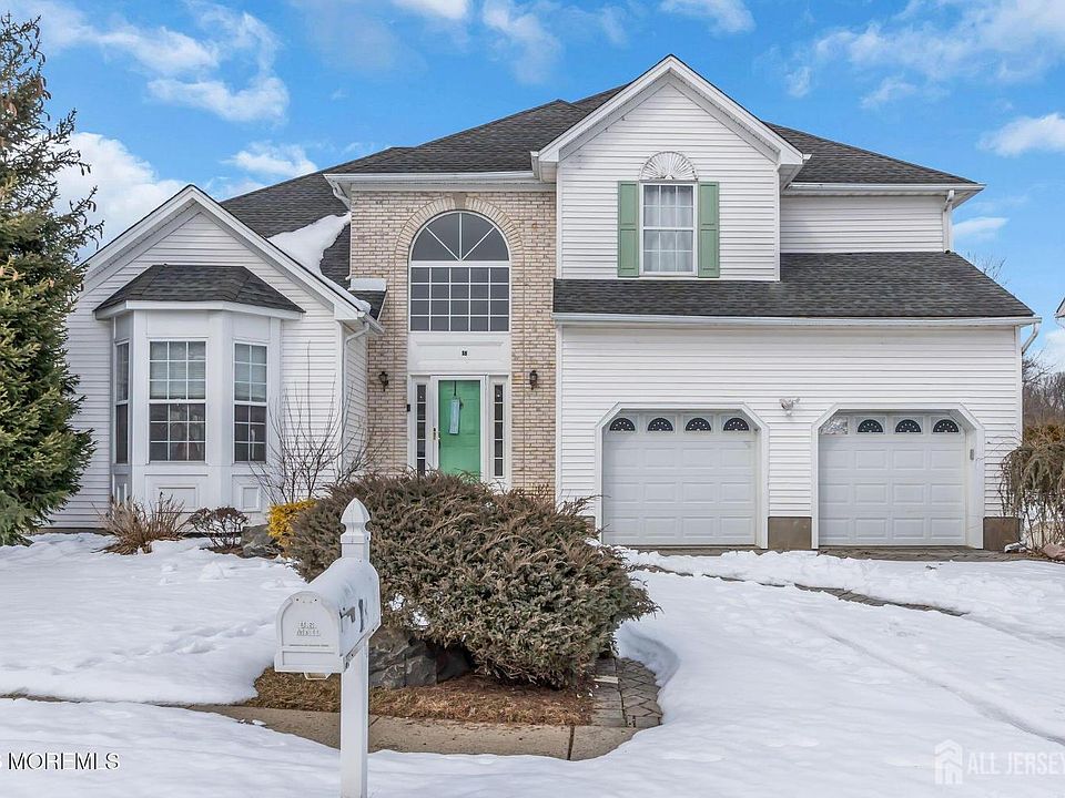 1st image of 18 Lysbeth Ln