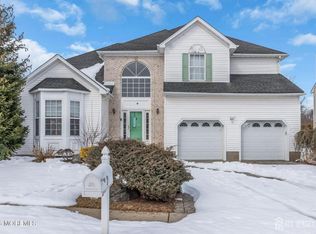 18 Lysbeth Ln, Matawan, NJ 07747