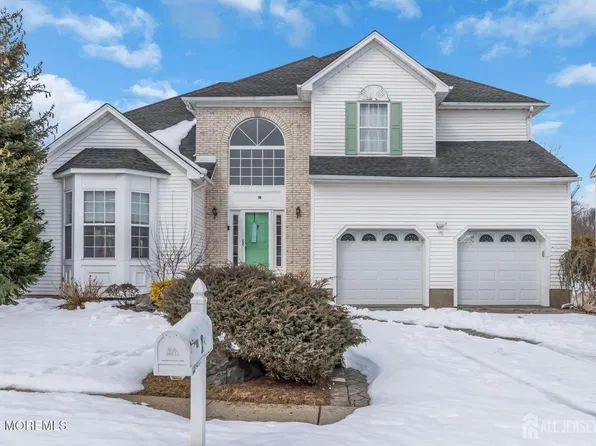 18 Lysbeth Ln, Matawan, NJ 07747