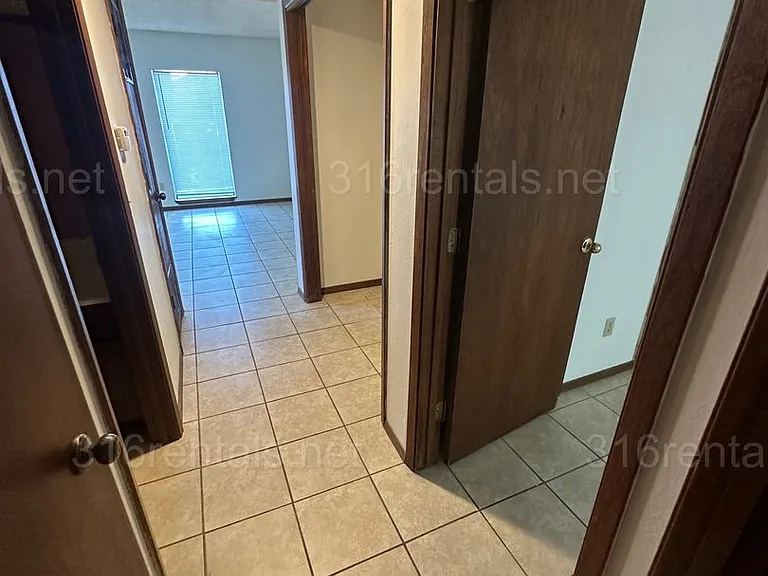 359 E Marion Ct — Photo 22