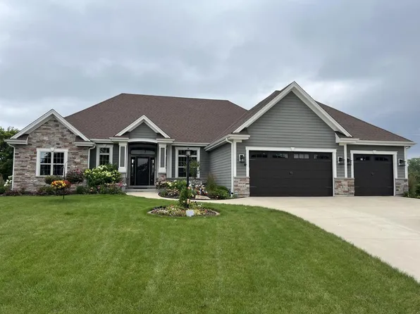 10130 South Barrington DRIVE, Oak Creek, WI 53154