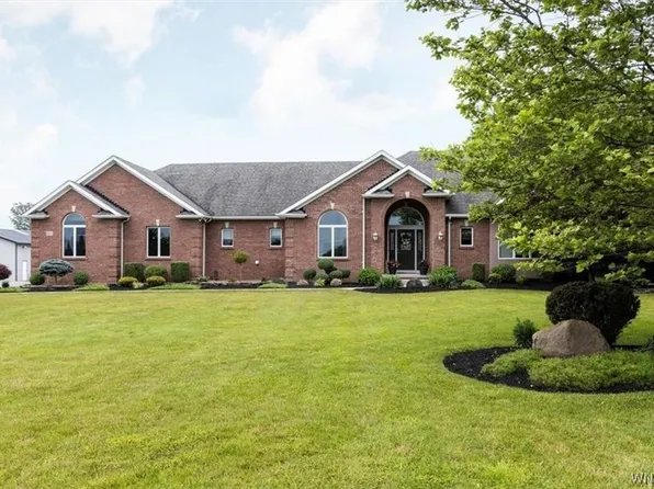 6525 Salt Rd, Clarence, NY 14031
