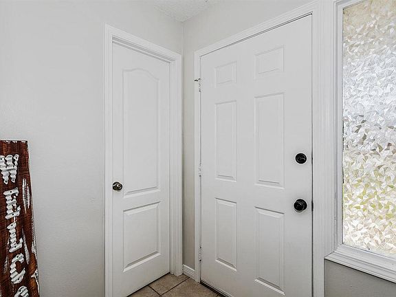 3rd image of 3254 Cypress Ln