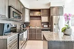 500 Sherbourne St #1004 — Photo 8