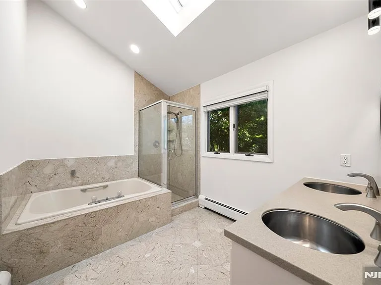 408 Dogwood Ct — Photo 26