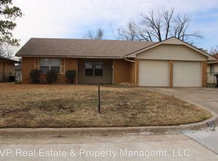 713 Eagle Dr, Moore, OK 73160