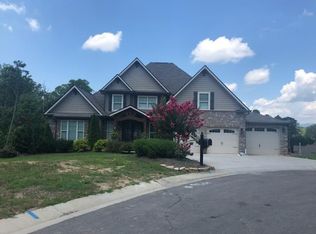 105 Crest Pointe Ln, Oak Ridge, TN 37830