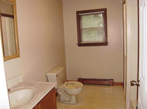 5th image of 21 Cora Rose Ln