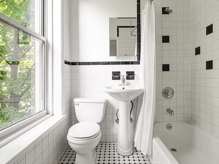 21 Brevoort Pl #3 — Photo 8
