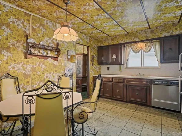 160-34 83rd Street image 31 of 43