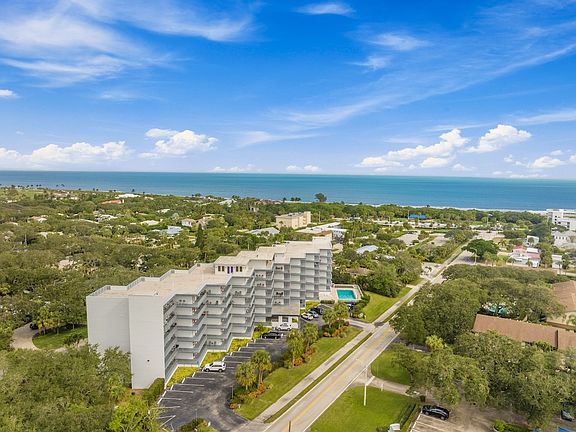 2nd image of 935 E Causeway Blvd APT 104