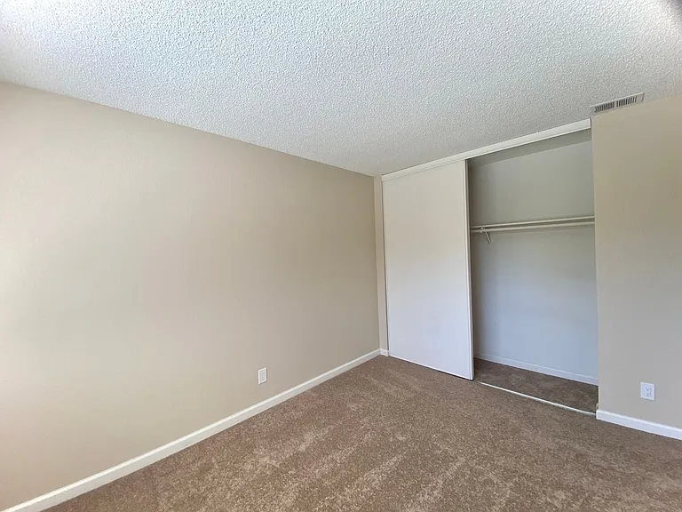 254 Hackamore Cmn — Photo 14