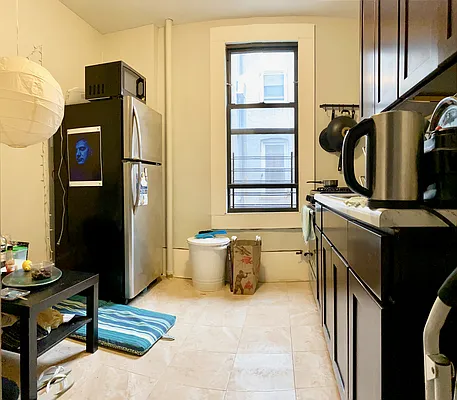 Rented by Zjama Realty Corp | media 7