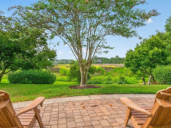 3rd image of 159 Sunset Cir N