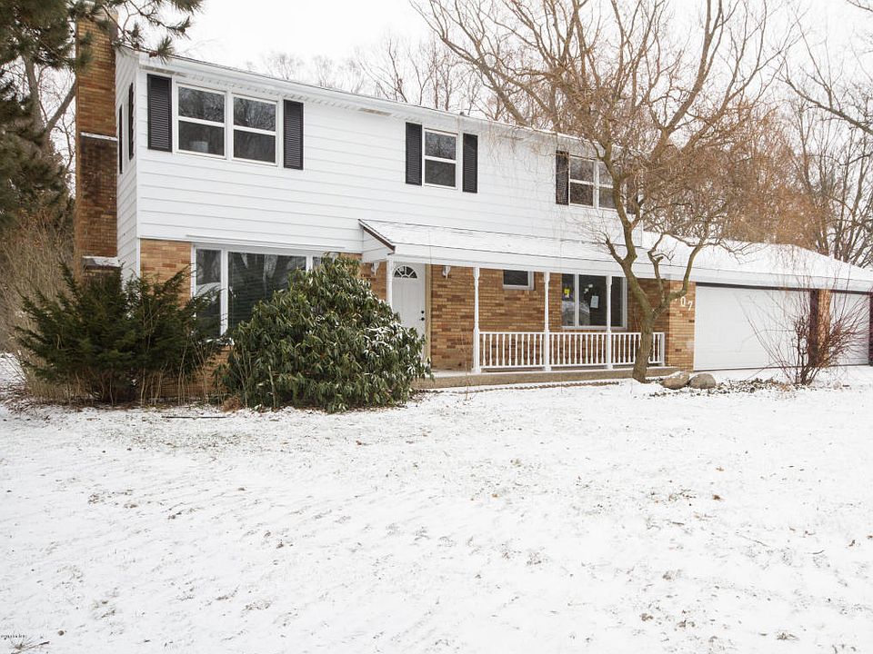 1st image of 707 Aster Ave